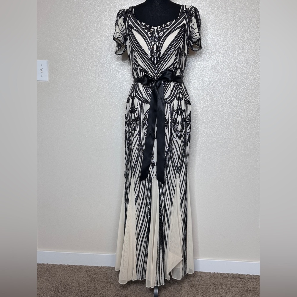 R&M Richards Beige Formal Black Sequined Evening Dress Size 12 - Picture 2 of 14